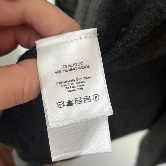 Eddie Bauer Cardigan - Picture 3 of 5